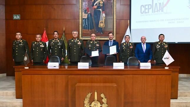 Ceplan y el Ejército del Perú firman convenio de cooperación para promover la difusión del PEDN al 2050
